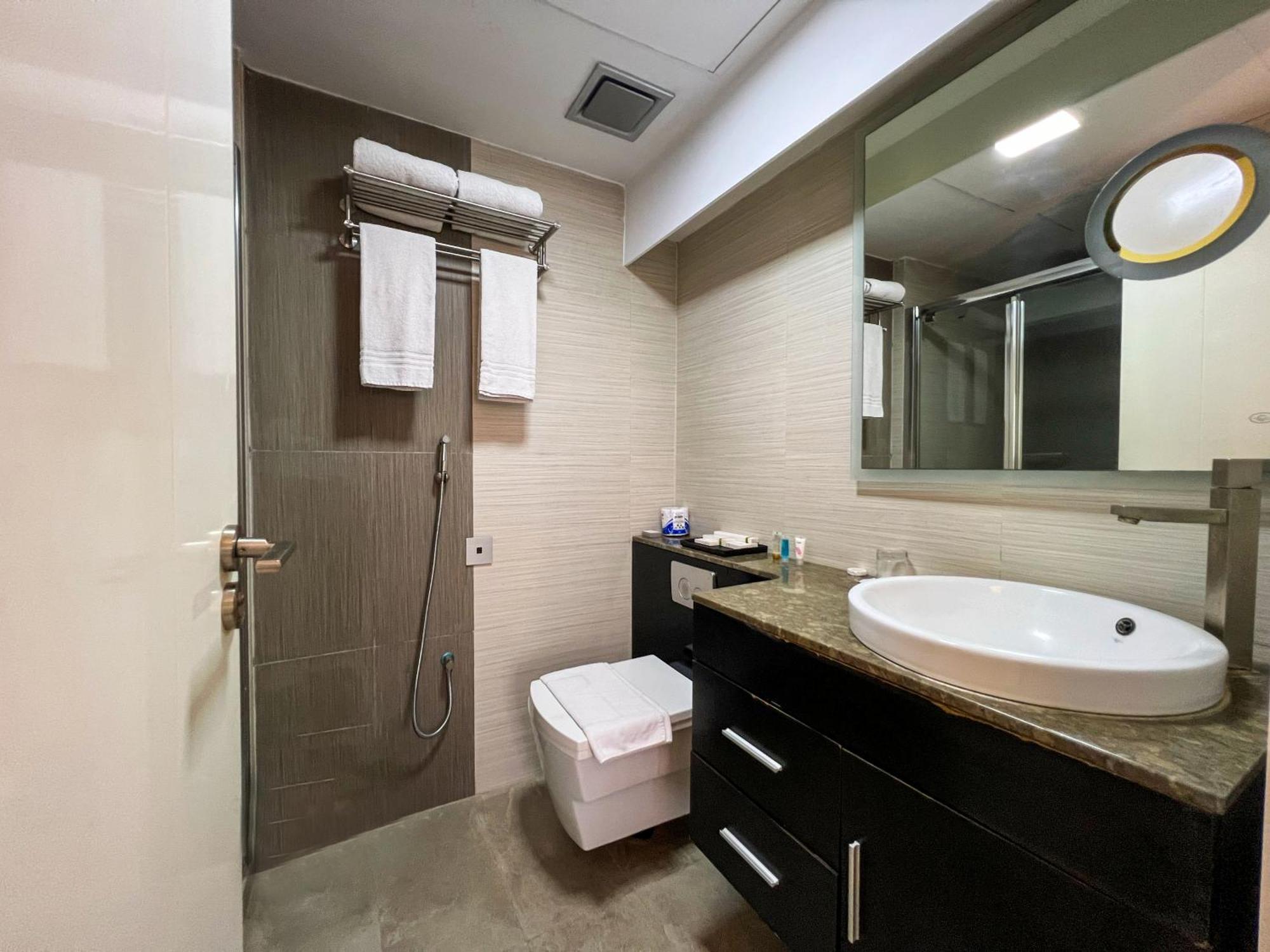 Coventina Lake Suites Dhaka Zewnętrze zdjęcie