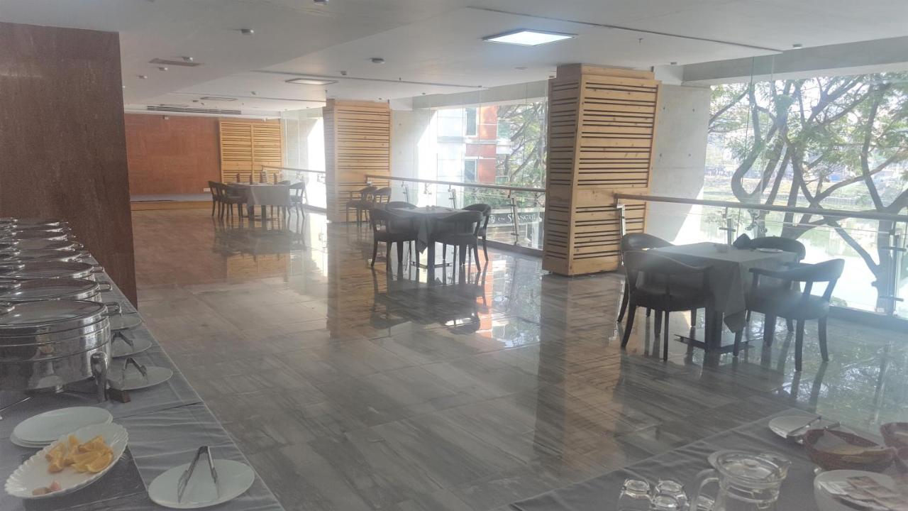 Coventina Lake Suites Dhaka Zewnętrze zdjęcie