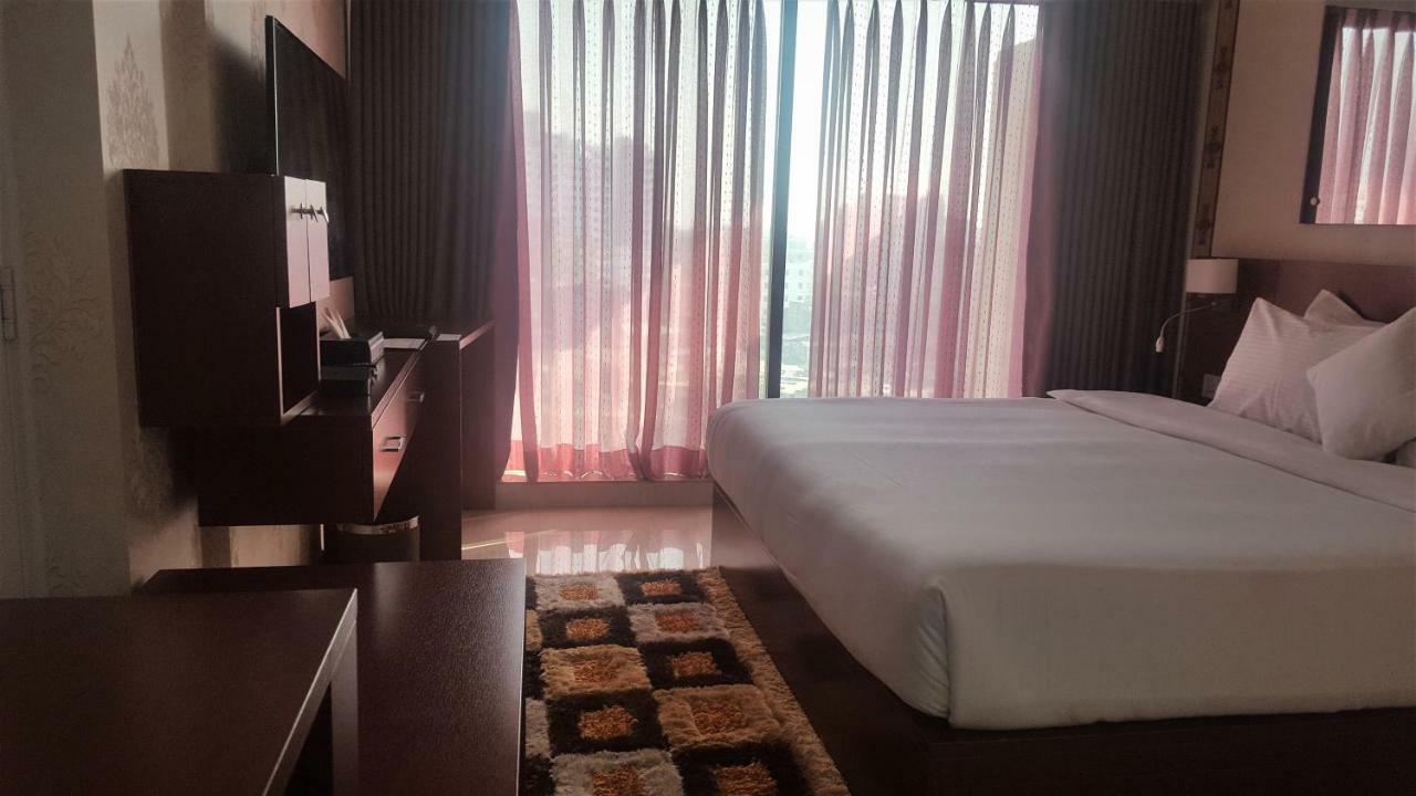 Coventina Lake Suites Dhaka Zewnętrze zdjęcie
